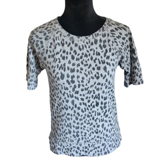 LOFT Tops - Loft grey cheetah print raglan half sleeve crew neck top, size xs